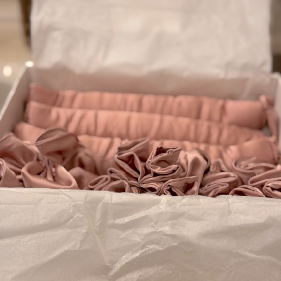 Eternal Muse Bun Bons set of three Heatless curlers in Candy: original size - Picture 1 of 12